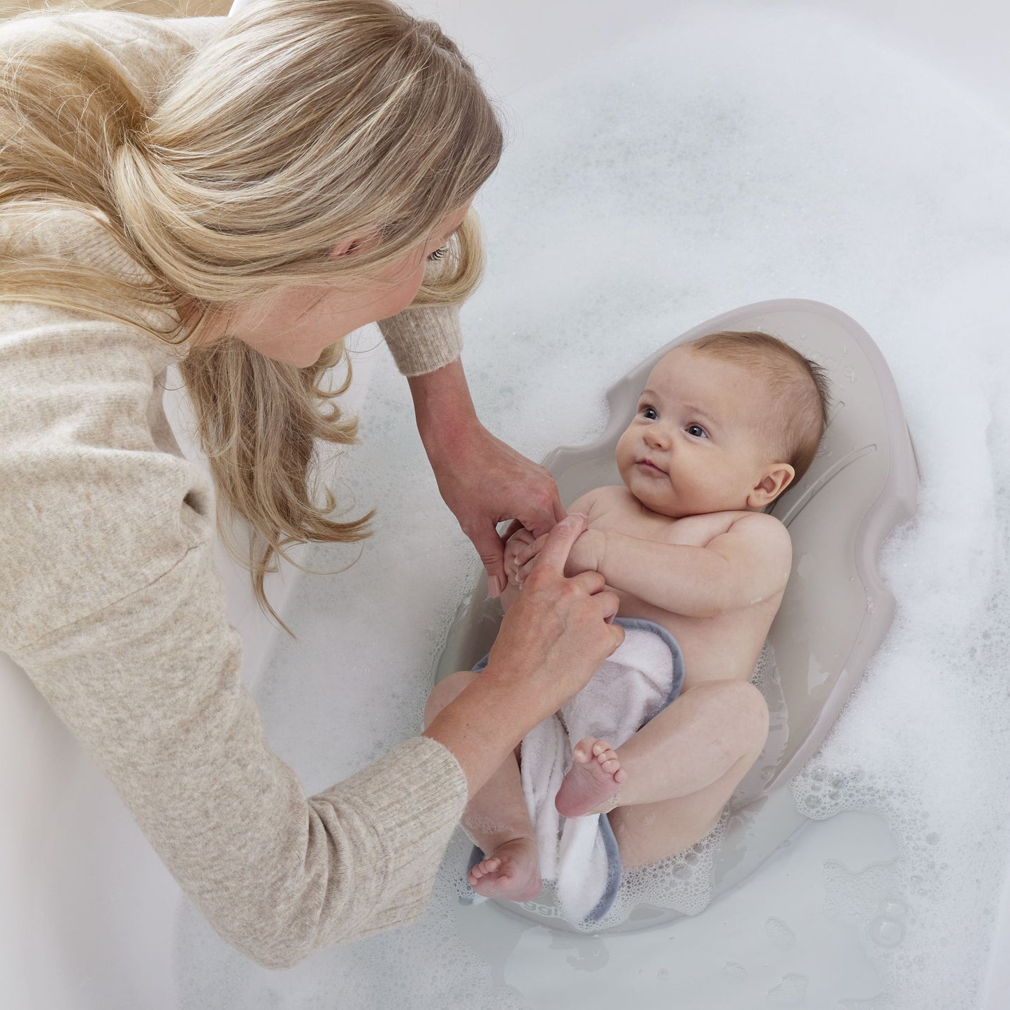 Shnuggle Newborn Baby Bath Support, Ergonomic, Non-Slip & Quick-Dry, From 0-6 months