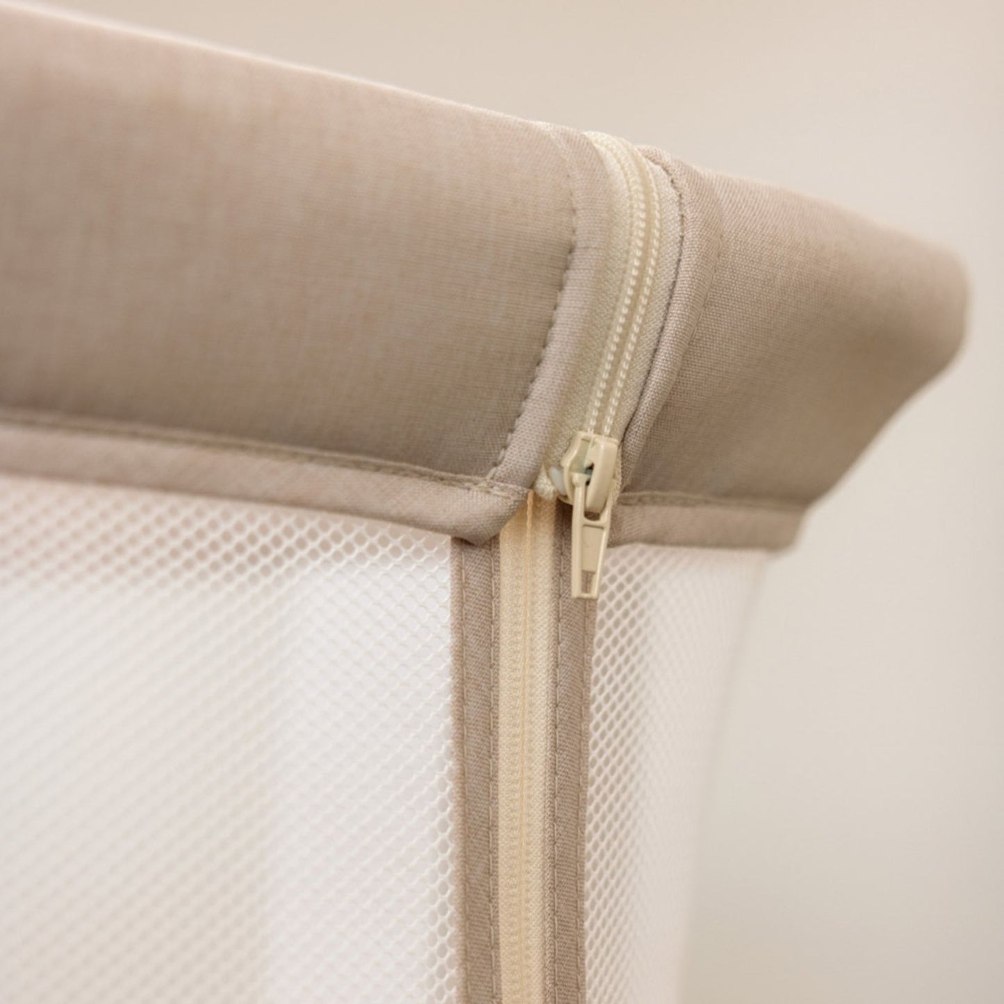 OBABY Cloud Bedside Crib – available in Oatmeal & Grey